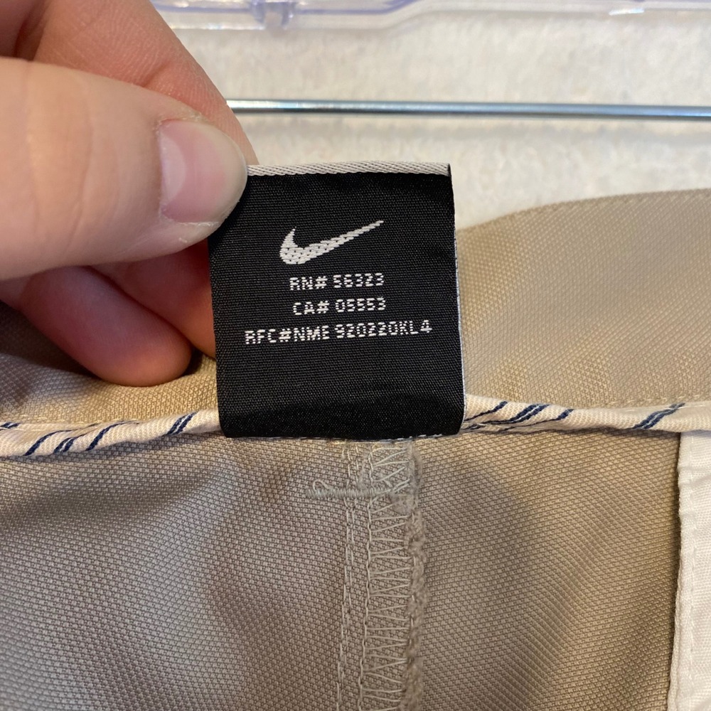Nike Mens Golf Shorts Khaki Flat Front Fit Dry Size 34 Waist - Picture 5 of 11